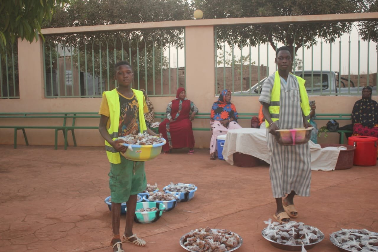 Distribution de repas pendant le mois béni de Ramadan